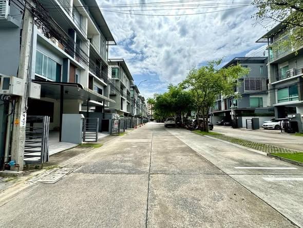 บี สแควร์ พระราม 9-เหม่งจ๋าย - Image 2