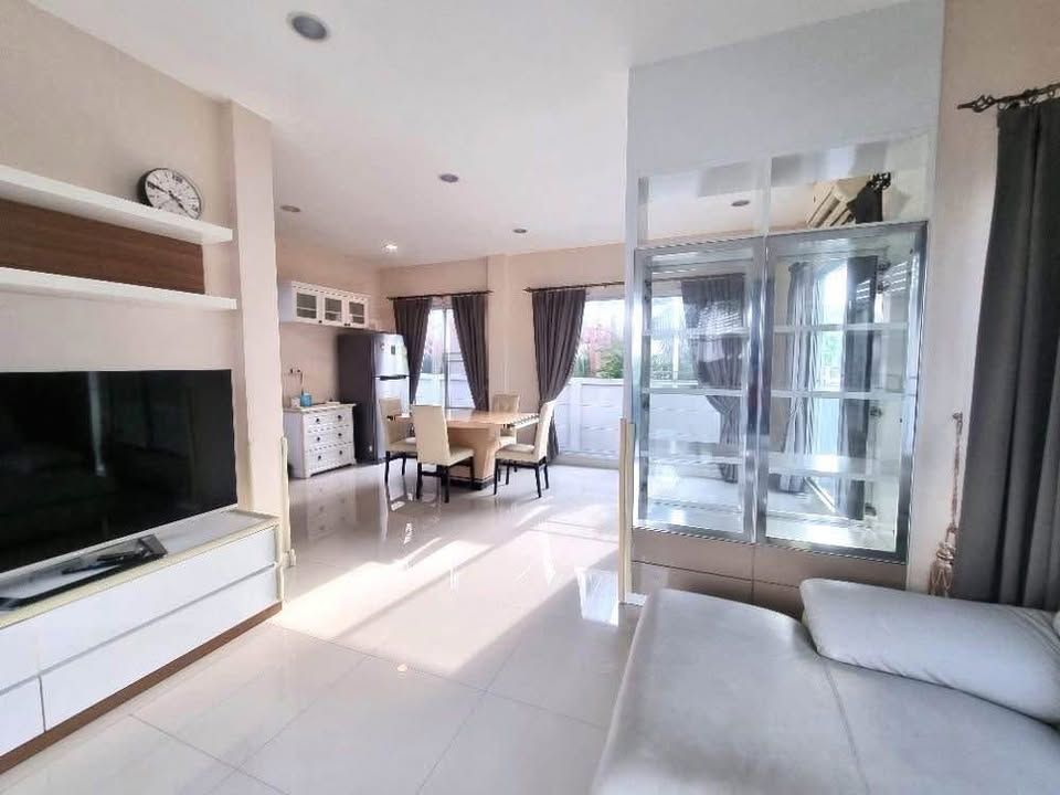 3 卧室 独立房屋 出租 在  - Image 2