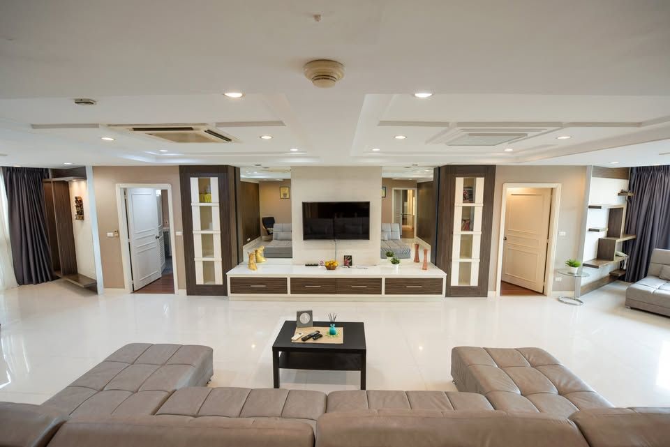 เพรสซิเด้นท์ พาร์ค สุขุมวิท 24 - Image 1