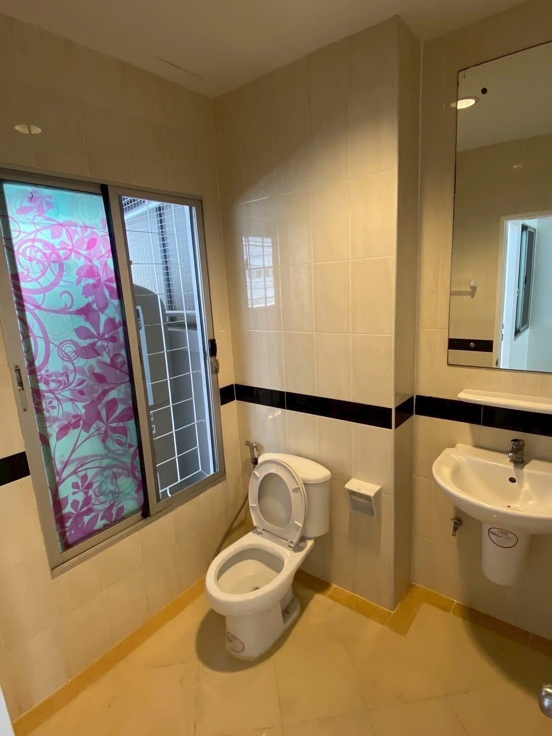 3 Bedroom House For Rent in Chorakhe Bua, Lat Phrao, Bangkok - Image 12