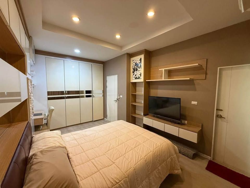 Baan Klang Muang Sukhumvit 77 (On Nut 77) - Image 4