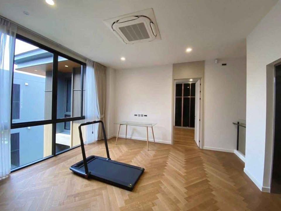 5 卧室 独立房屋 出租 在  - Image 13