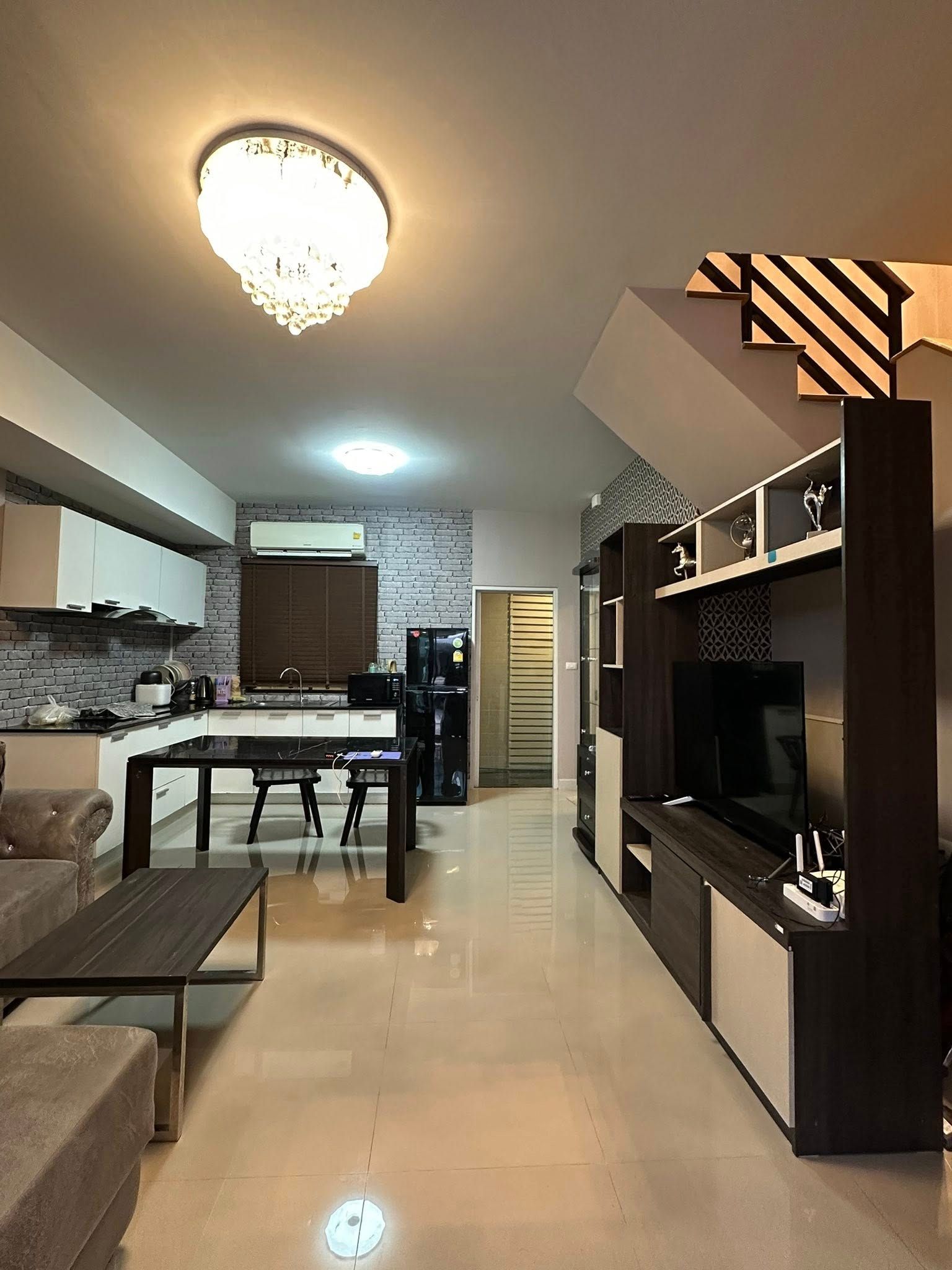 พลีโน่ พระราม 9 - กรุงเทพกรีฑา - Image 1