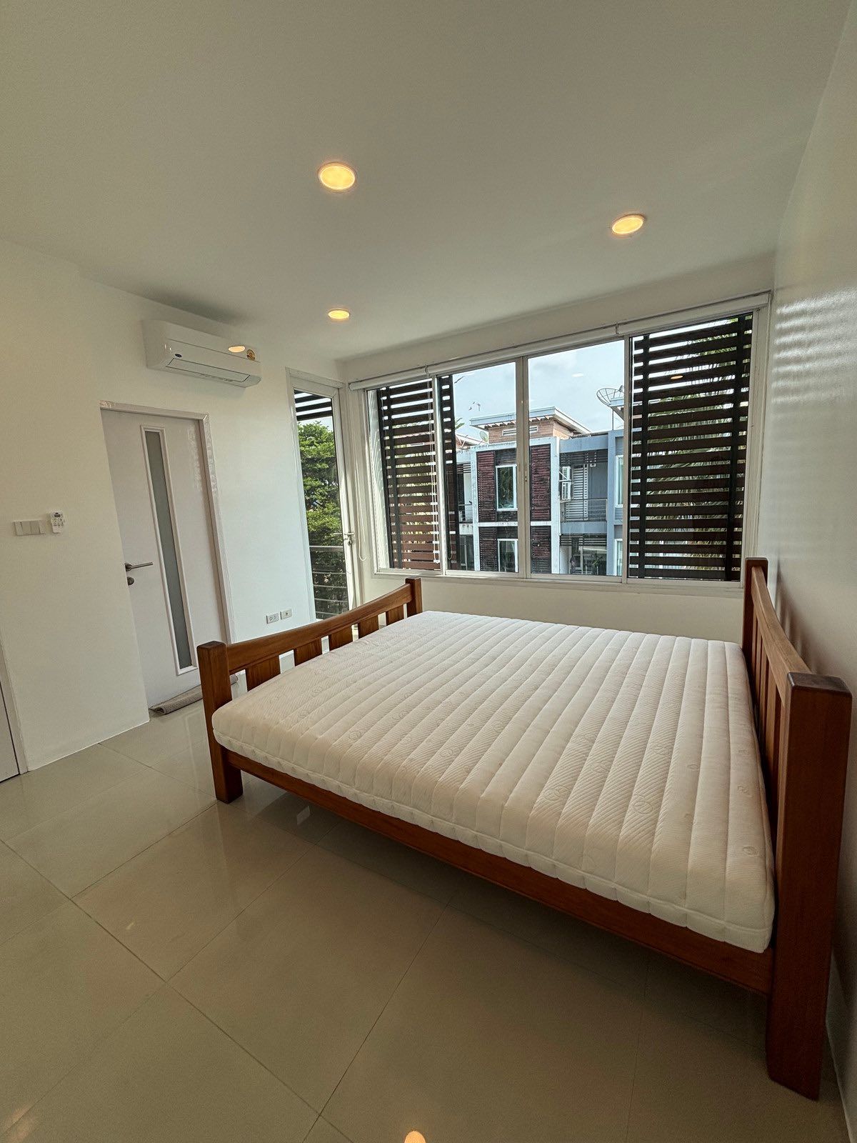 The Primary V - Image 3