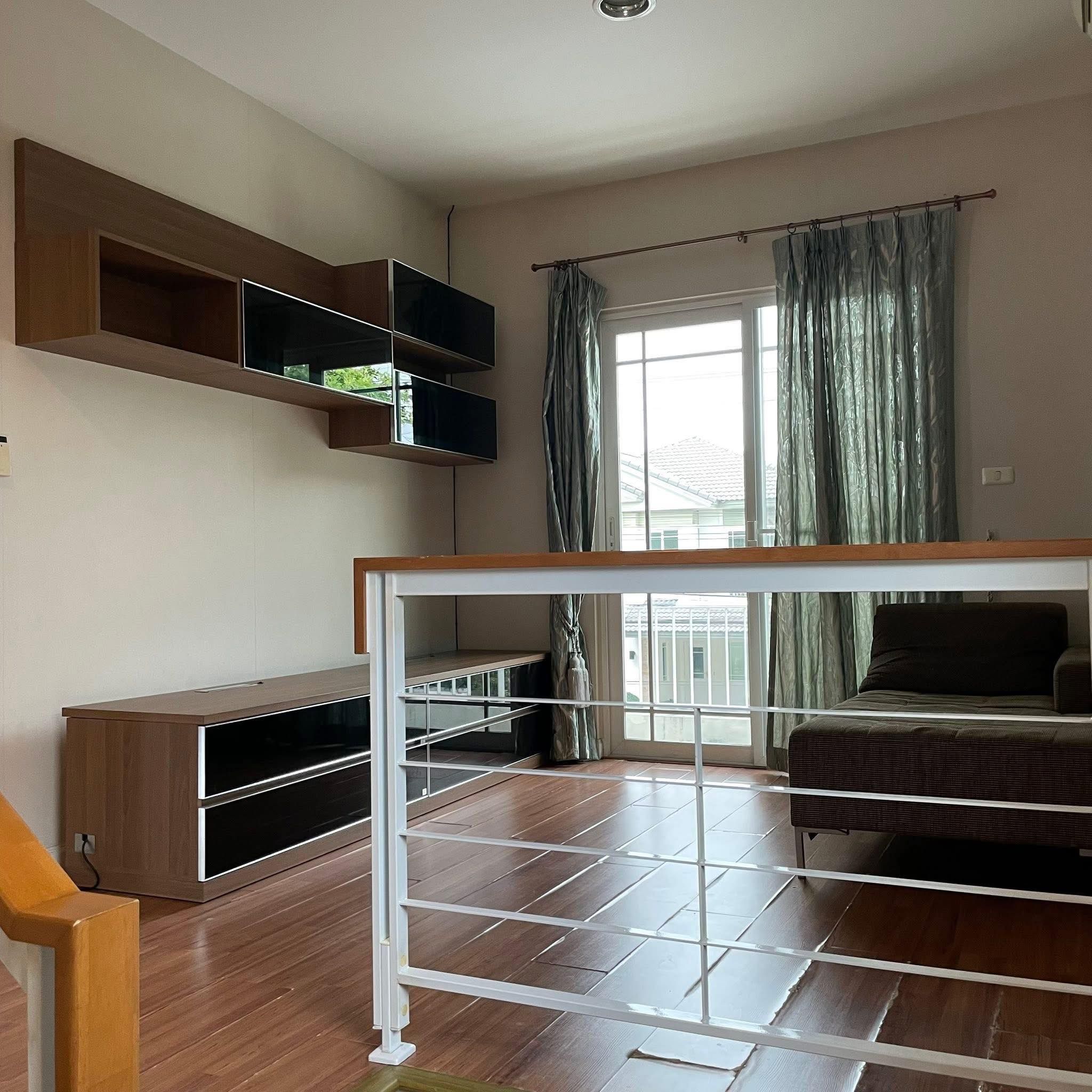 3 Bedroom House For Rent in Hua Mak, Bang Kapi, Bangkok - Image 2