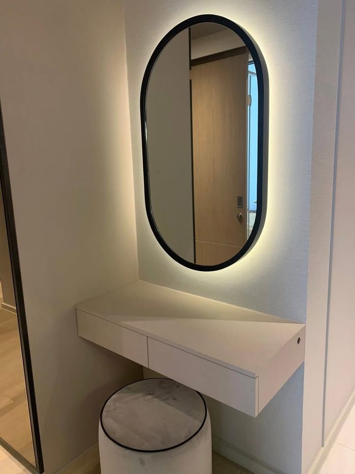 Ashton Silom - Image 11