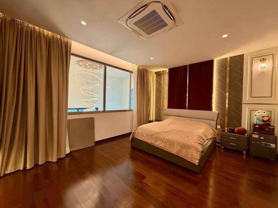 5 卧室 独立房屋 出租 在  - Image 3