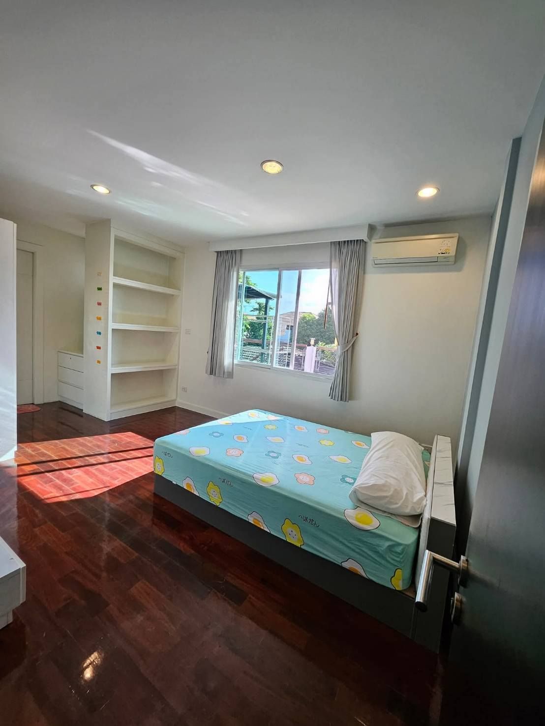 3 卧室 独立房屋 出租 在  - Image 4