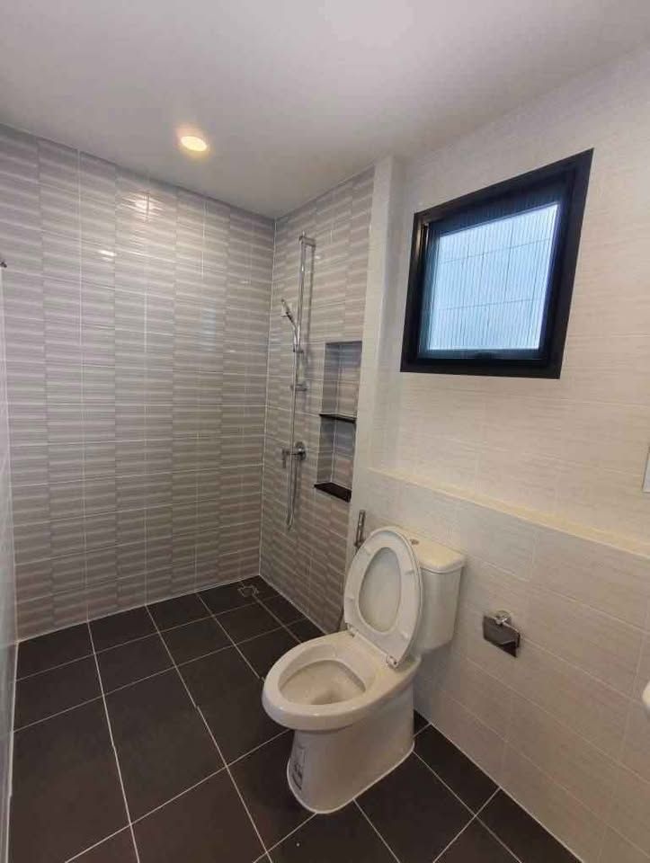 4 卧室 独立房屋 出租 在  - Image 5