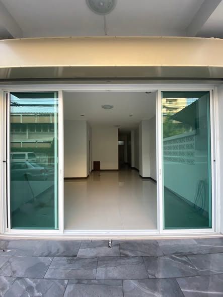 3 卧室 联排别墅 出租 在  - Image 1