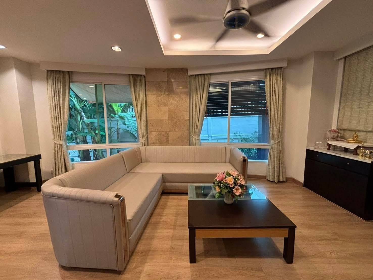 3 卧室 独立房屋 出租 在  - Image 1