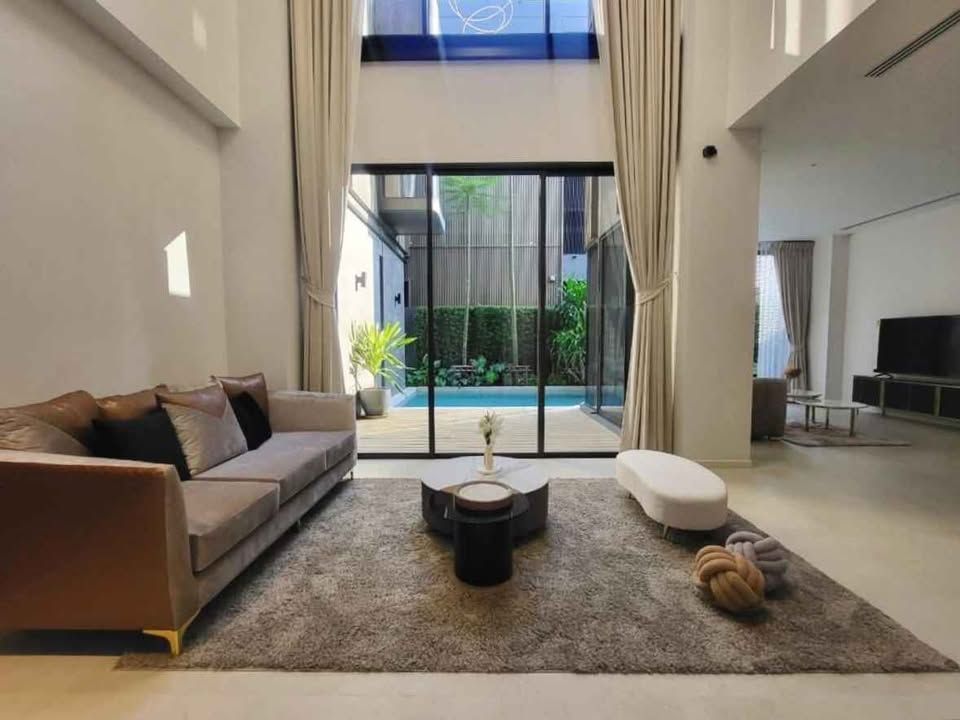 5 卧室 独立房屋 出租 在  - Image 2