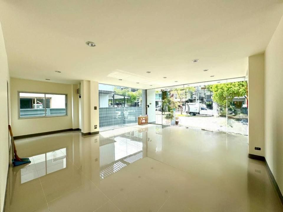 บี สแควร์ พระราม 9-เหม่งจ๋าย - Image 3