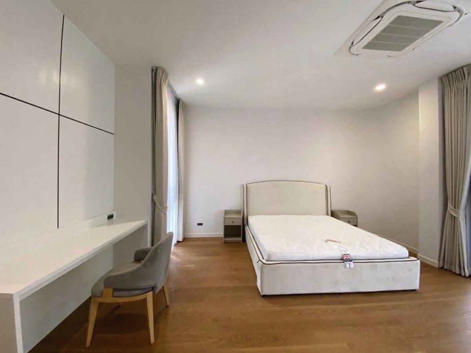 5 卧室 独立房屋 出租 在  - Image 4