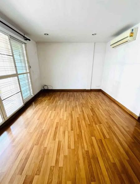 3 卧室 联排别墅 出租 在  - Image 6