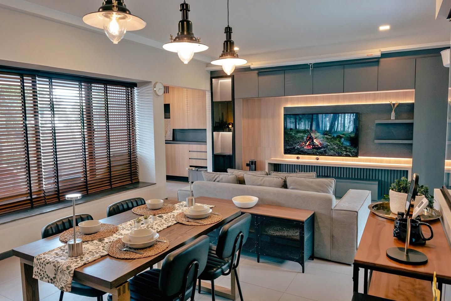 uploads/224782b1-cf00-4933-b11b-a670474fdf77/1cb97b16-de5f-4cd4-8c93-a82ee71a56a4