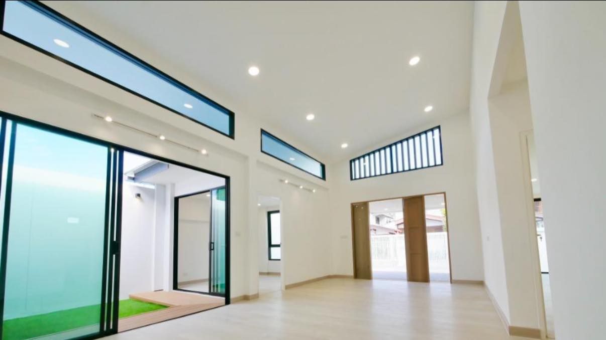 3 Bedroom House For Sale in Prawet, Prawet, Bangkok - Image 2