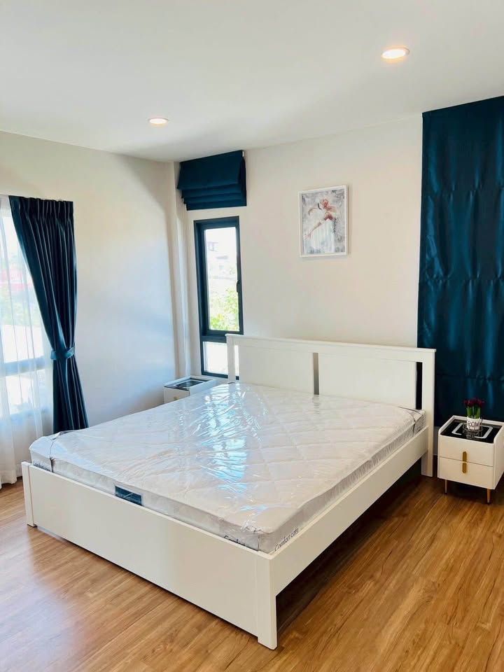 4 卧室 独立房屋 出租 在  - Image 3