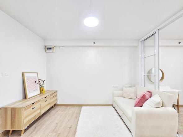 1 Bedroom Condo For Sale in Sam Sen Nok, Huai Khwang, Bangkok - Image 2