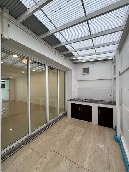 The Primary V - Image 13