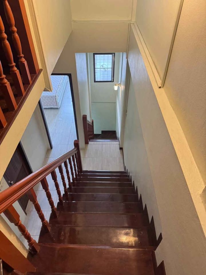 4 卧室 联排别墅 出租 在  - Image 9