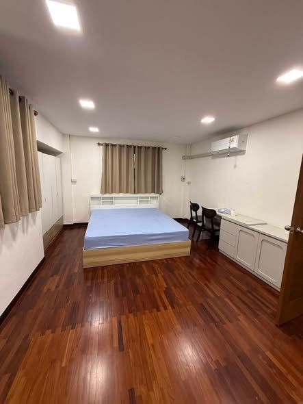 4 卧室 独立房屋 出租 在  - Image 4