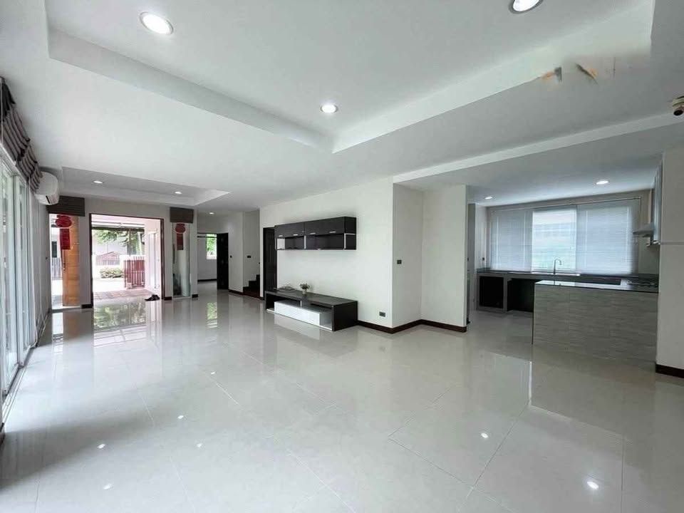 uploads/224782b1-cf00-4933-b11b-a670474fdf77/2c7cdade-8bc7-4a33-a994-a6cb1999eba8