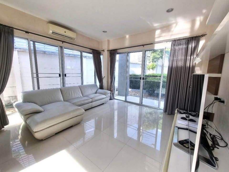 3 卧室 独立房屋 出租 在  - Image 1