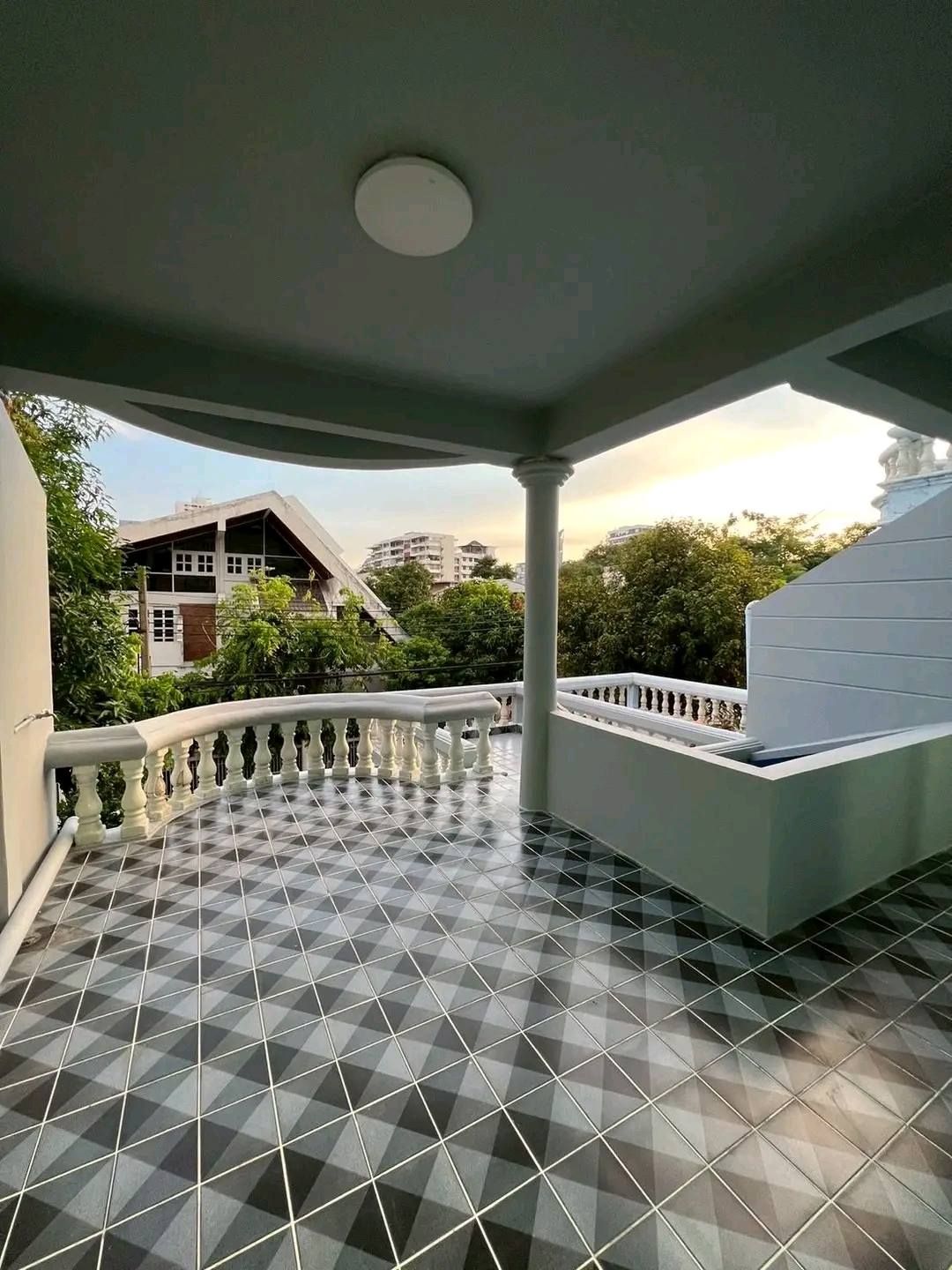 5 Bedroom Townhouse For Rent in Noen Phra, Mueang Rayong, Rayong - Image 16