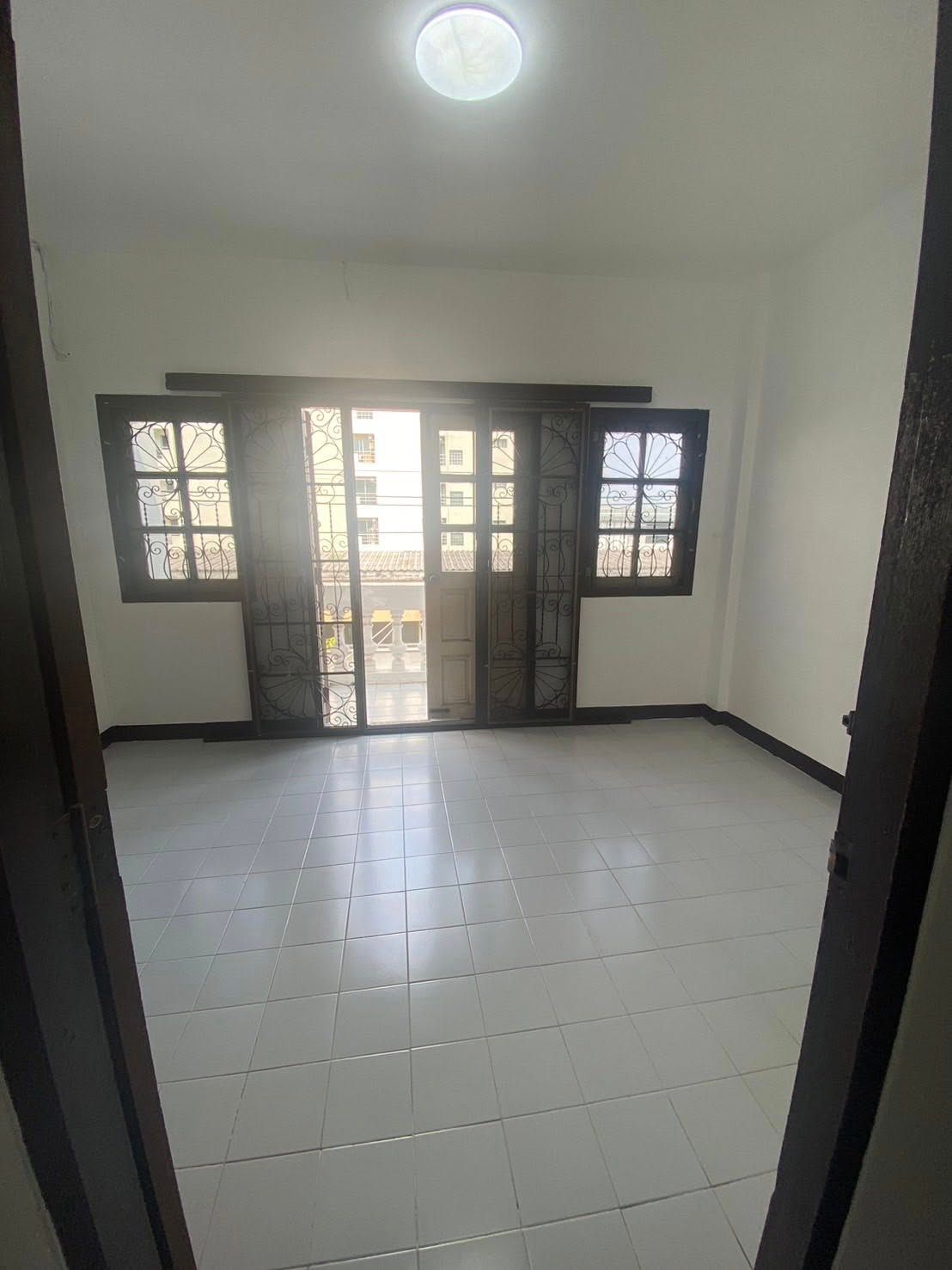 3 卧室 联排别墅 出租 在  - Image 8