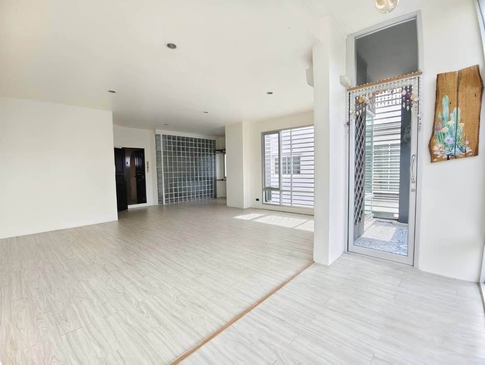 บี สแควร์ พระราม 9-เหม่งจ๋าย - Image 4