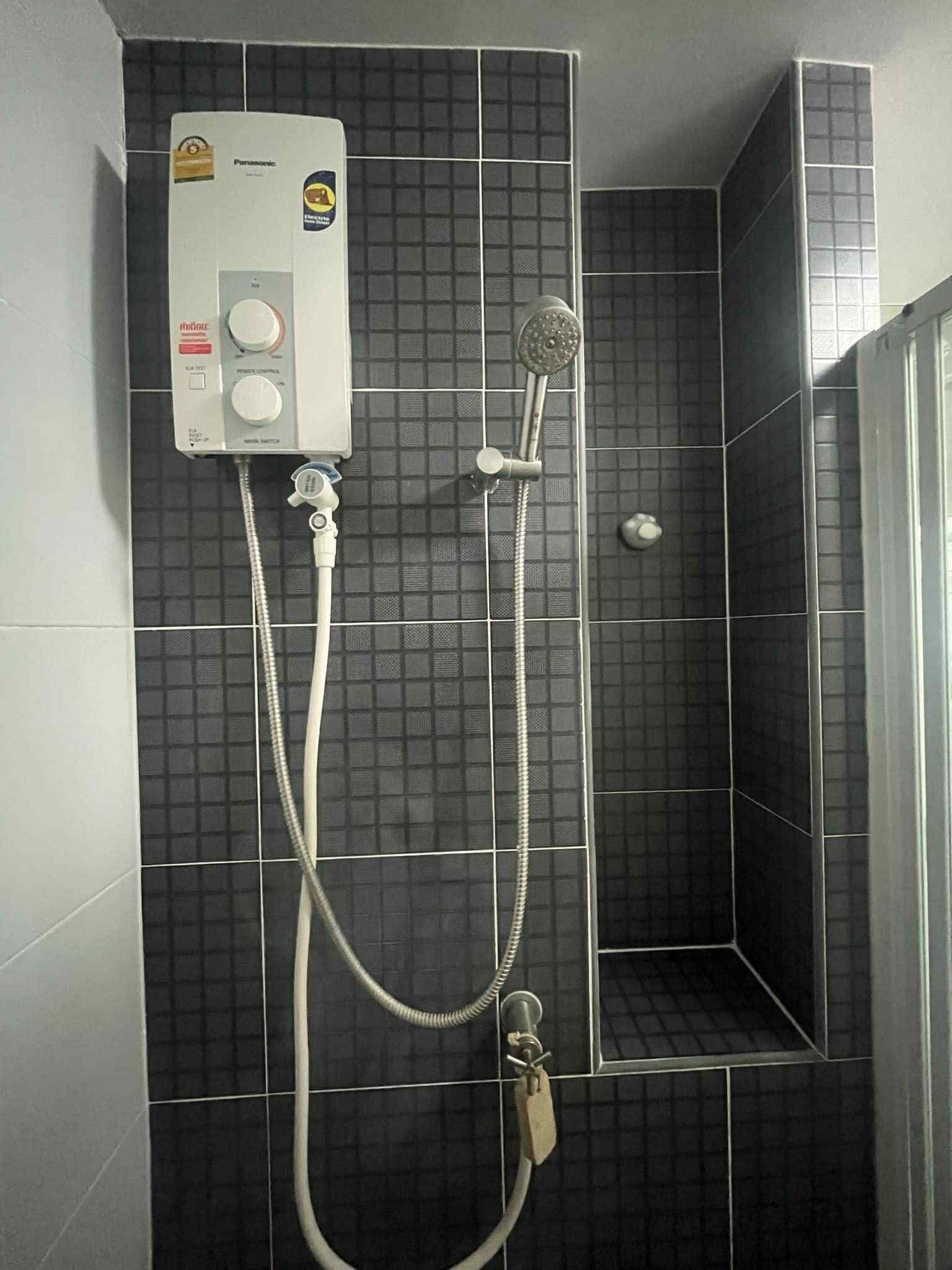 D VIENG Santitham - Image 9