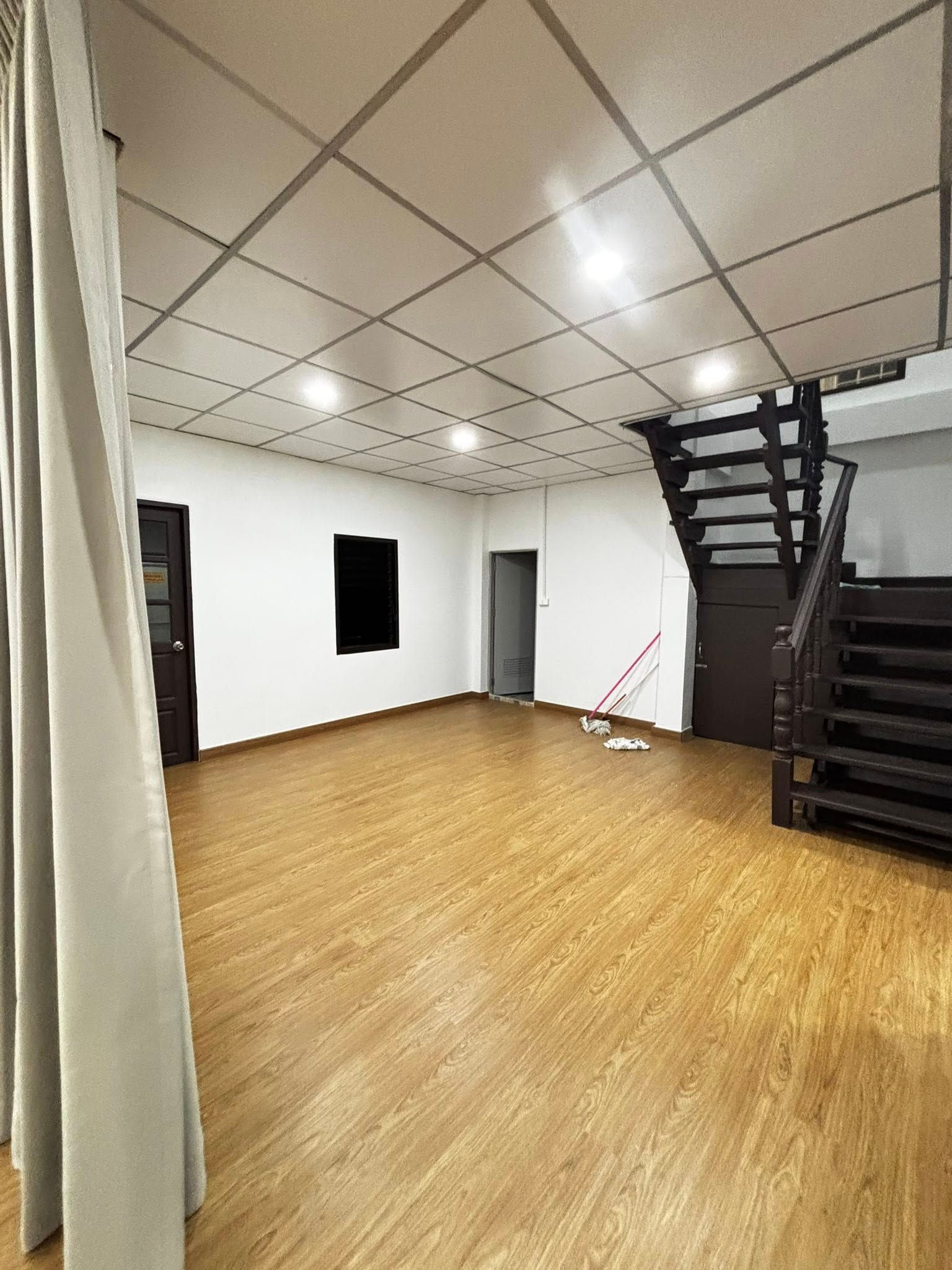 5 卧室 独立房屋 出租 在  - Image 8