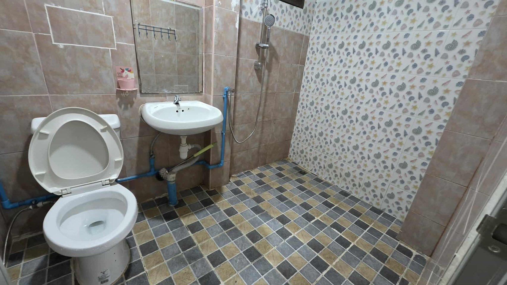 5 卧室 独立房屋 出租 在  - Image 6