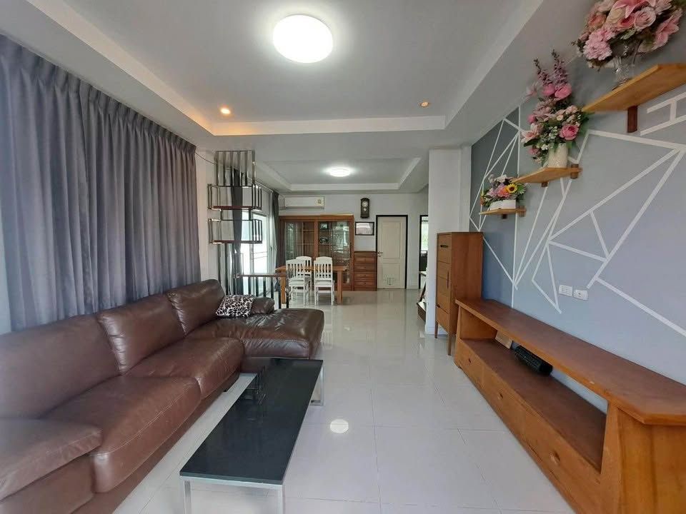 4 卧室 独立房屋 出租 在  - Image 1