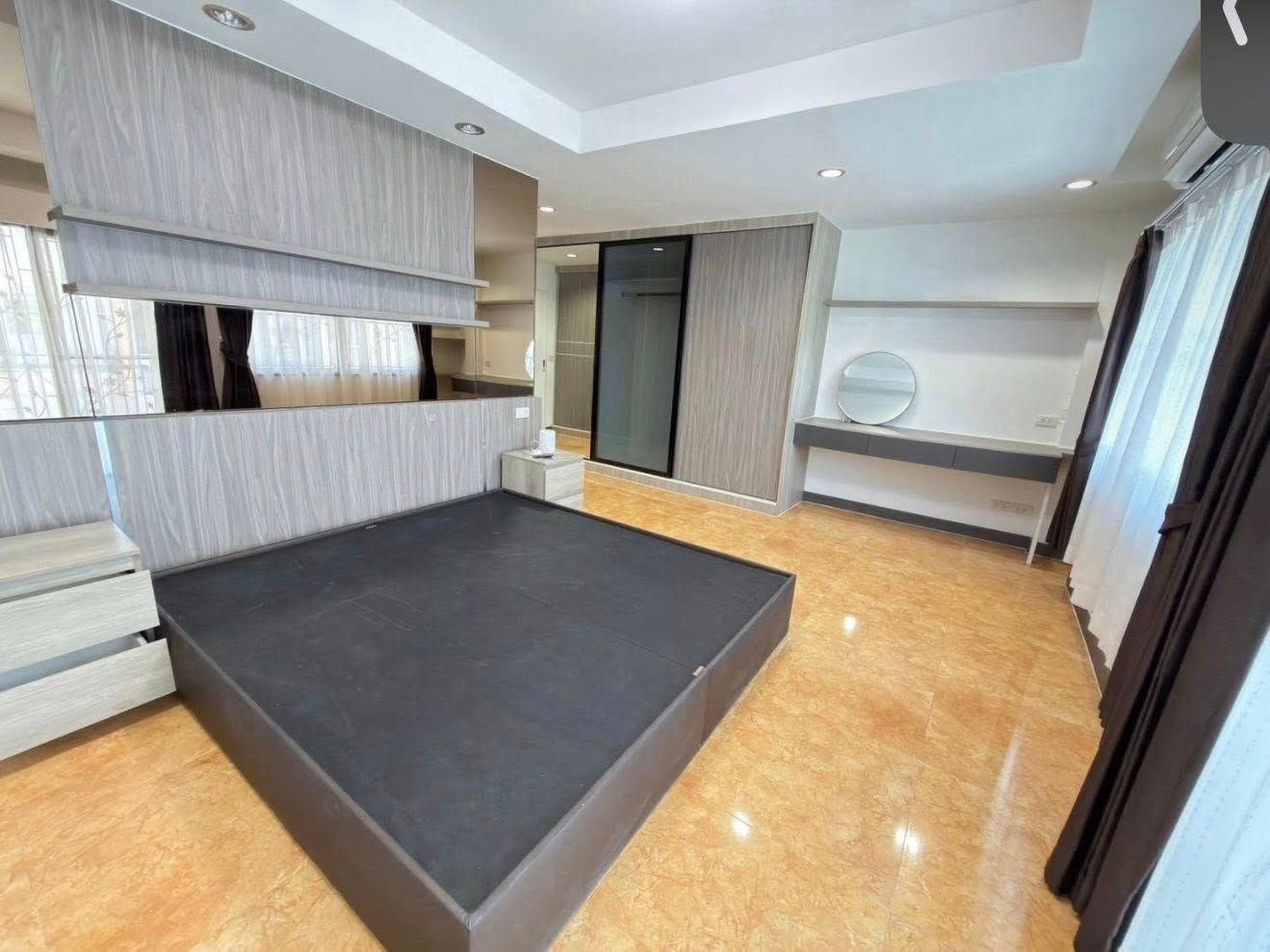 3 卧室 独立房屋 出租 在  - Image 2