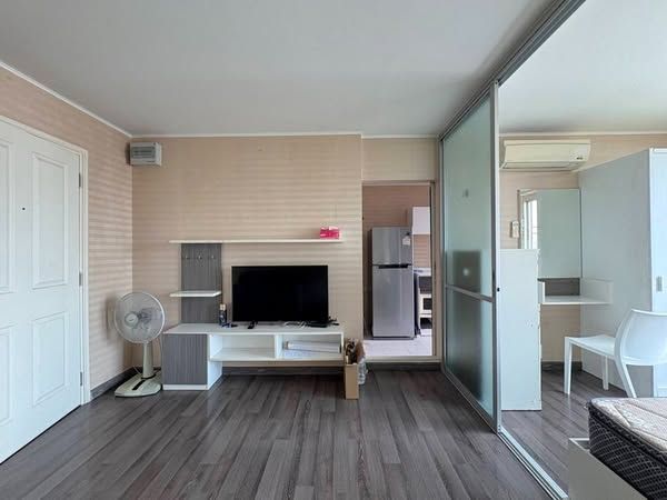 D VIENG Santitham - Image 1