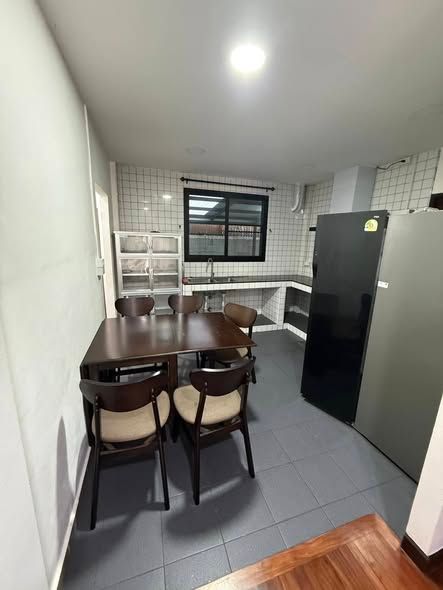 4 卧室 独立房屋 出租 在  - Image 9