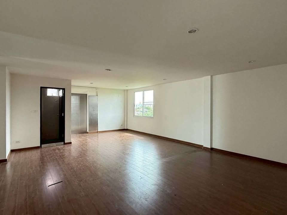 1 卧室 联排别墅 出租 在  - Image 14