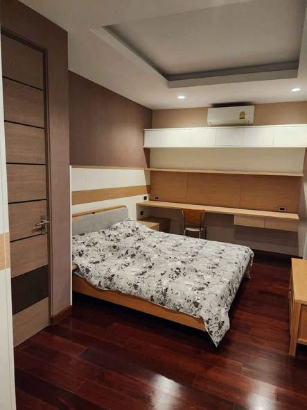 5 卧室 独立房屋 出租 在  - Image 3