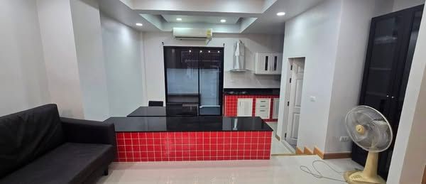 Sarin Wiz Sukhumvit 107 - Image 1