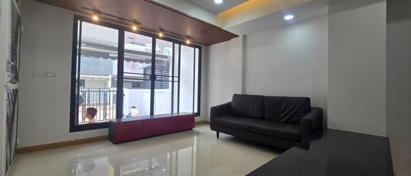 Sarin Wiz Sukhumvit 107 - Image 8