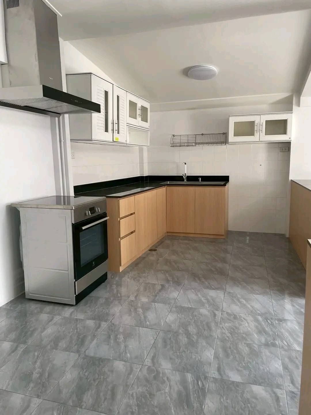 5 Bedroom Townhouse For Rent in Noen Phra, Mueang Rayong, Rayong - Image 15