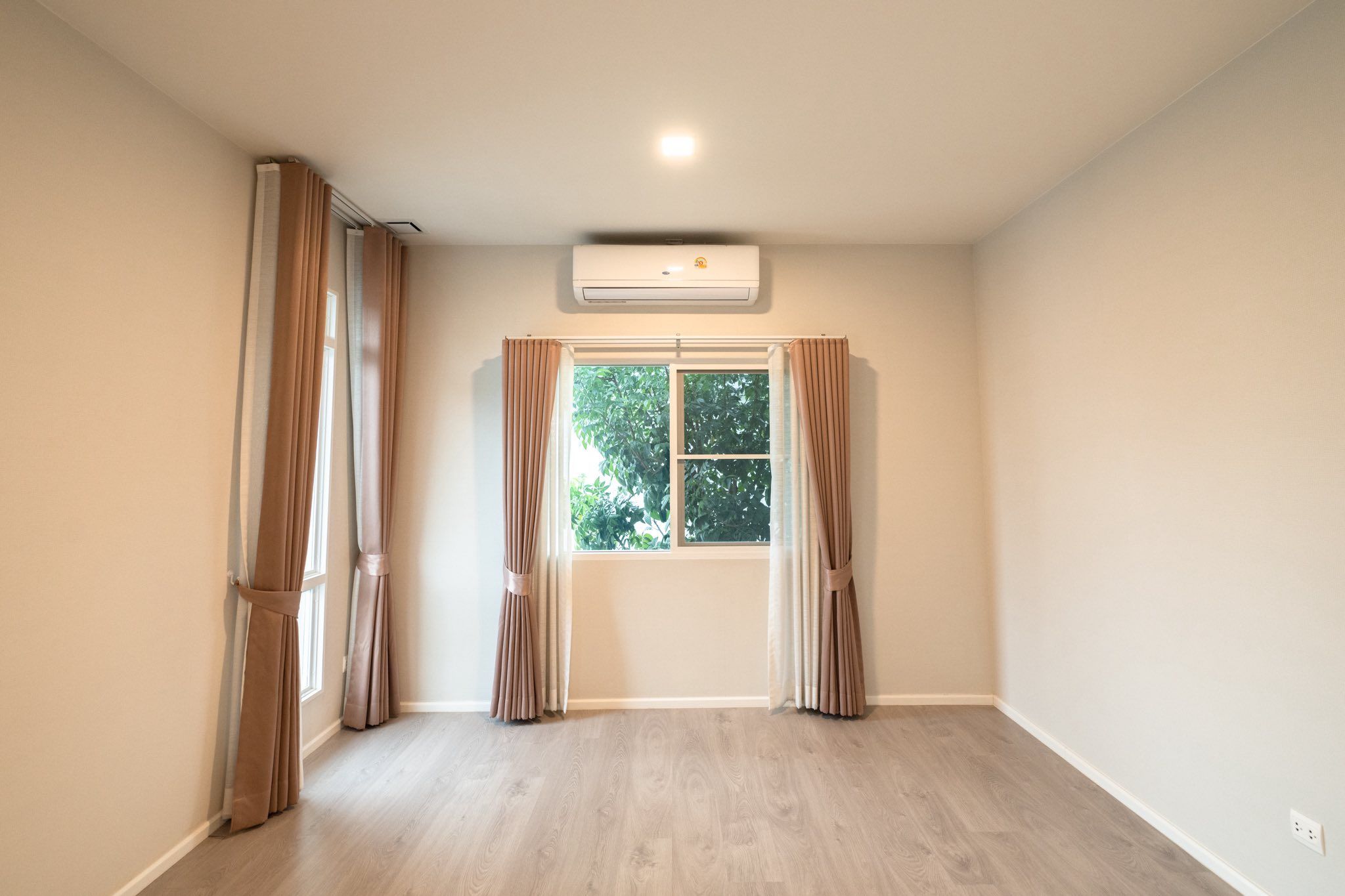 4 卧室 独立房屋 出售 在  - Image 11