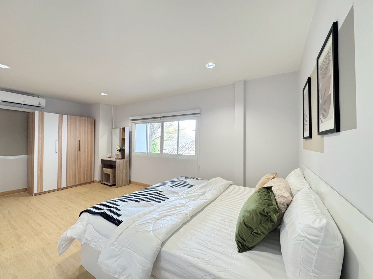 uploads/224782b1-cf00-4933-b11b-a670474fdf77/50ebebef-21fc-41ff-b65c-32f8bbb88006