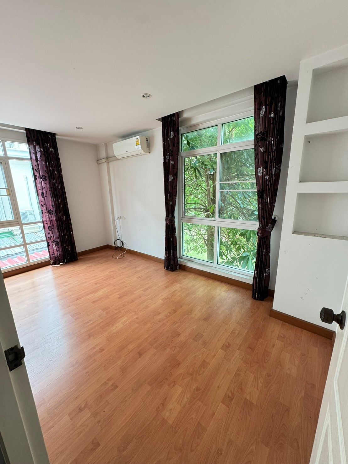 4 卧室 联排别墅 出租 在  - Image 7