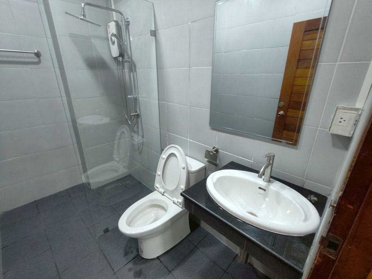 3 卧室 独立房屋 出租 在  - Image 8