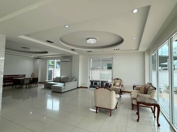 1 卧室 联排别墅 出租 在  - Image 2