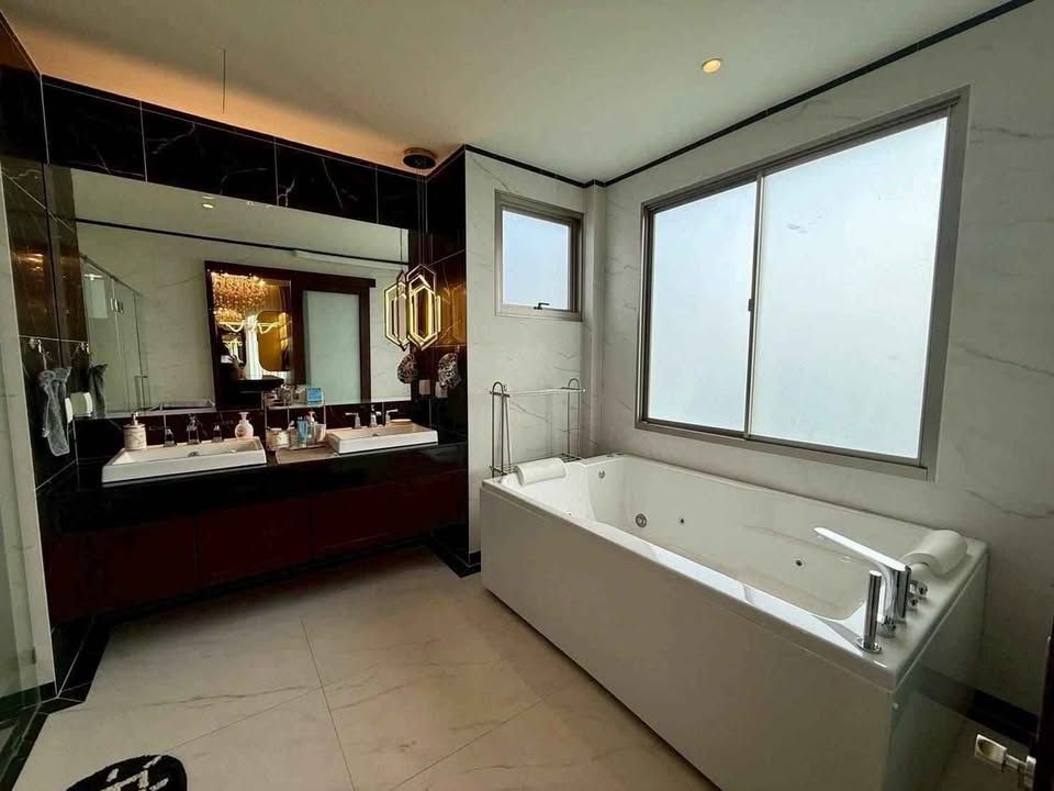 5 卧室 独立房屋 出租 在  - Image 5