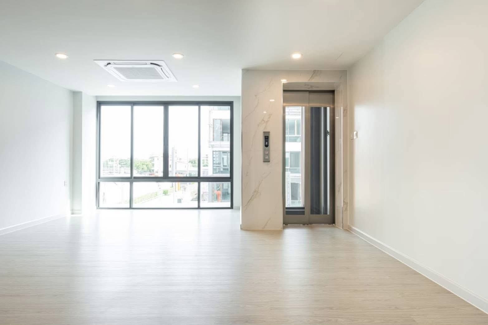 1 Bedroom Townhouse For Rent in Hua Mak, Bang Kapi, Bangkok - Image 2